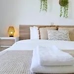 Golden Sun - Sunny Balcony, Sea View, Beach, Ac 아파트