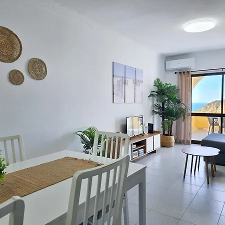 Golden Sun - Sunny Balcony, Sea View, Beach, Ac קארבואירו
