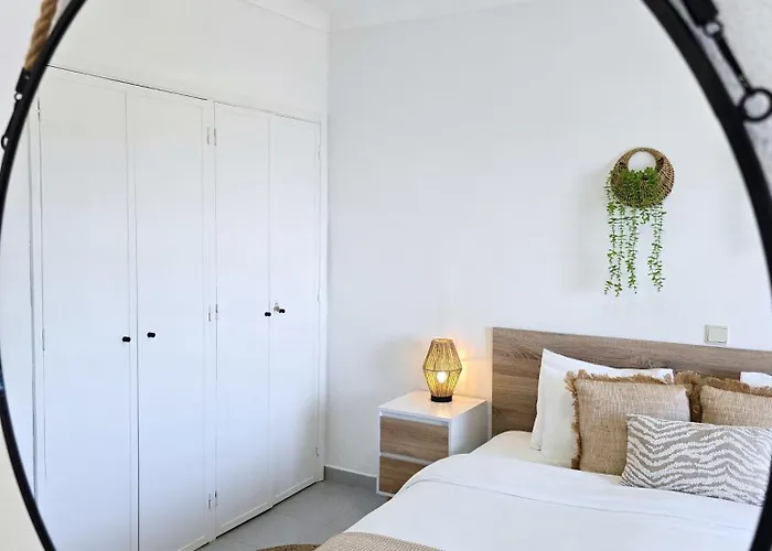 Golden Sun - Sunny Balcony, Sea View, Beach, Ac Apartamento